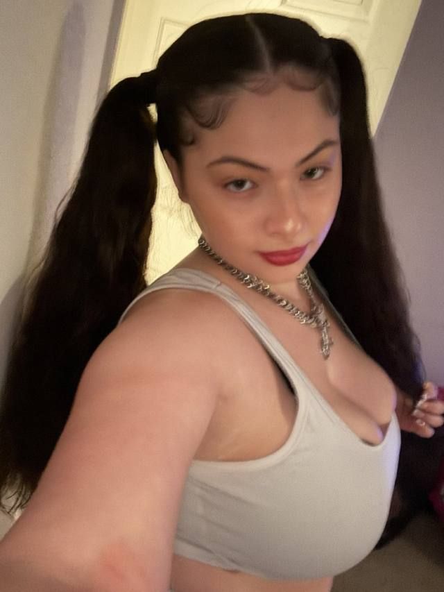 Title I'm available for hookup - Image 3